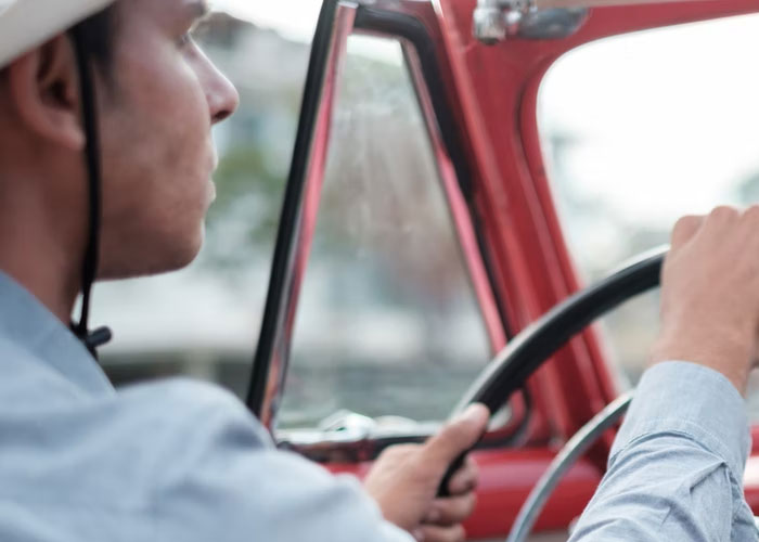 30 Unbelievably Strange Encounters With Random Strangers That These People Just Can't Forget About