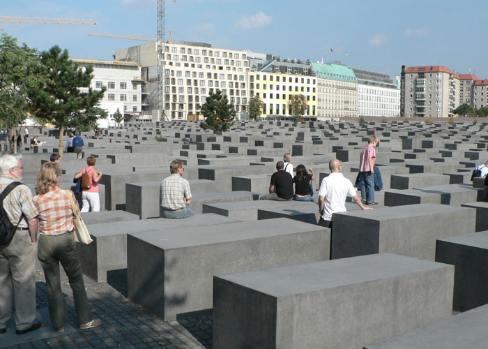 People Share 37 Things You Should Never Do In Their Country