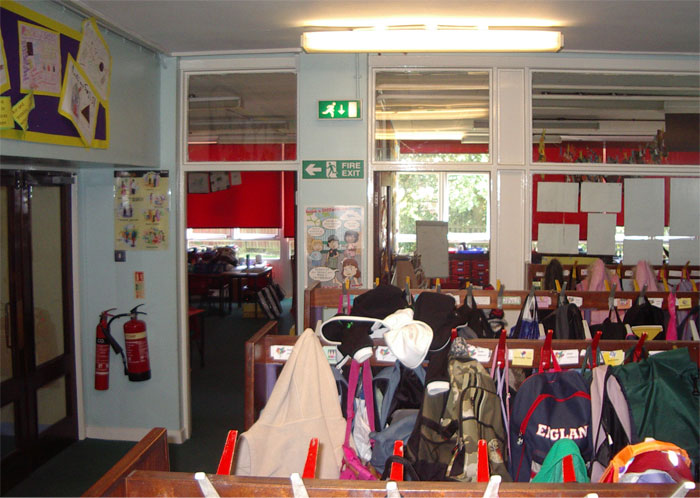 Folks In This Online Group Shared 26 Habits They Picked Up From Working At A Lousy Job