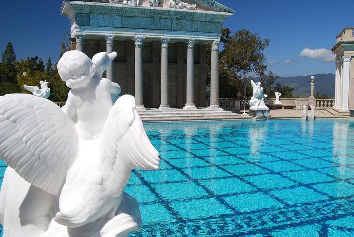 Woman Is Not Given Bridesmaid Duties And Has To Sleep On The Couch At Friend&rsquo;s Wedding So She Asks If She&rsquo;s Right For Not Wanting To Pay For Lodging