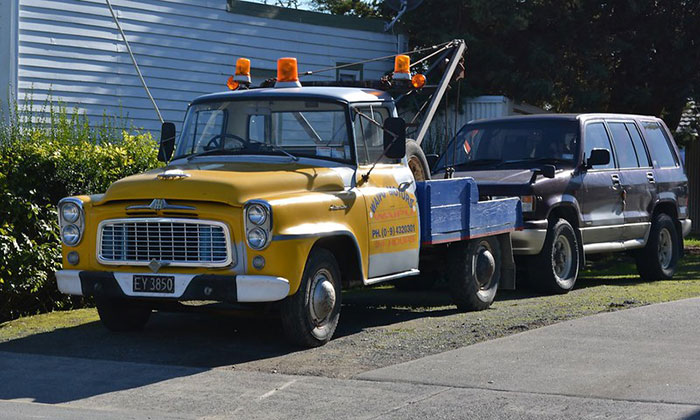 Entitled Neighbors Get Their Car Towed After Repeatedly Parking In Man&rsquo;s Driveway And Ignoring His Requests To Stop