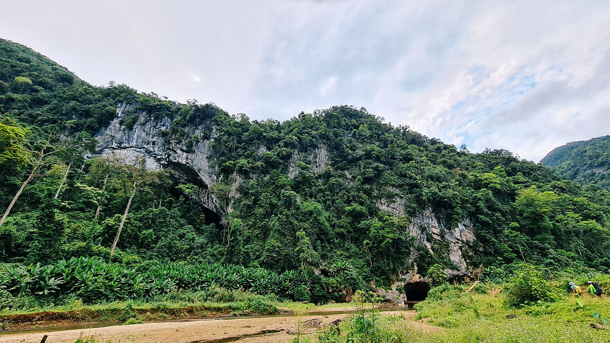 I Explored Sơn Đo&ograve;ng Cave In Vietnam, The Largest Cave In The World