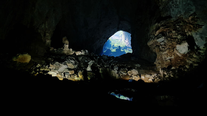 I Explored Sơn Đo&ograve;ng Cave In Vietnam, The Largest Cave In The World