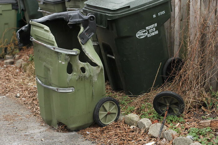 Person Started A Thread Of People Sharing Dumb Rules They Have At Work Because Of An Idiot Coworker And Here Are 30 Of Their Best Stories