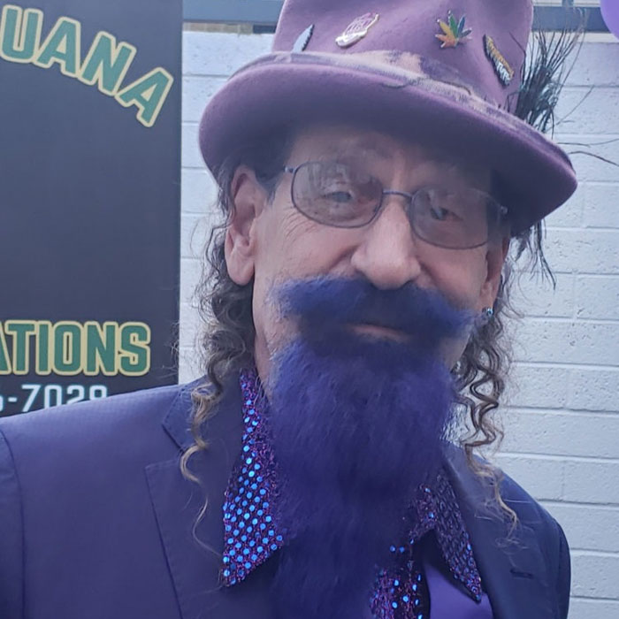 30 Unbelievably Strange Encounters With Random Strangers That These People Just Can't Forget About