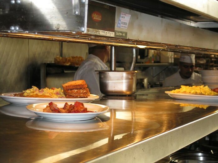 30 Bizarre Situations Women Found Themselves In Because Of Their “Baby Faces”, As Shared In This Online Community