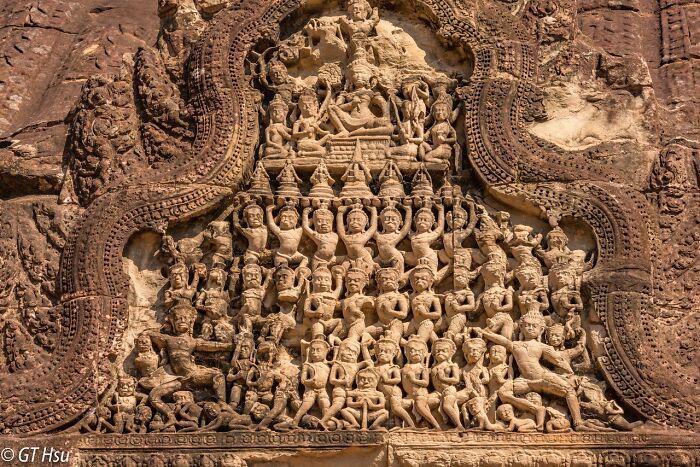 Intricate Ancient Masterpieces That You Can Only Appreciate When You Zoom In (30 Pics)