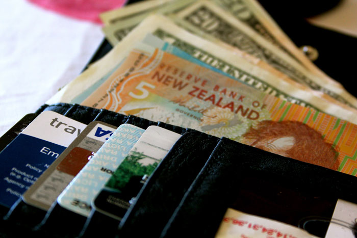 18 Y.O. Leaves Parents&rsquo; Home In Fury After Learning Her Uncle Nearly Became Her Dad, Which Explains Why He Distanced Himself From Them