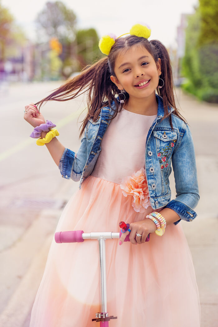 I Love Chasing Kids And Capturing Raw Emotions (12 Pics)