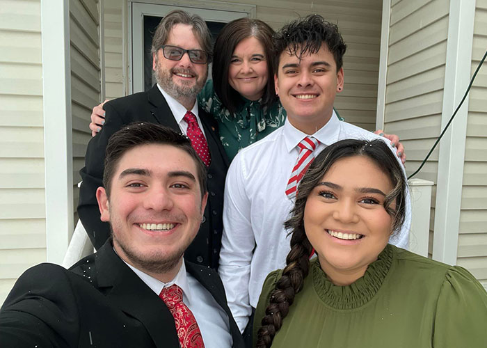 Birth Mom And Son Reunite After 20 Years With The Help Of Social Media, Realize They Work At The Same Place Birth Mom And Son Reunite After 20 Years With The Help Of Social Media, Realize They Work At The Same Place