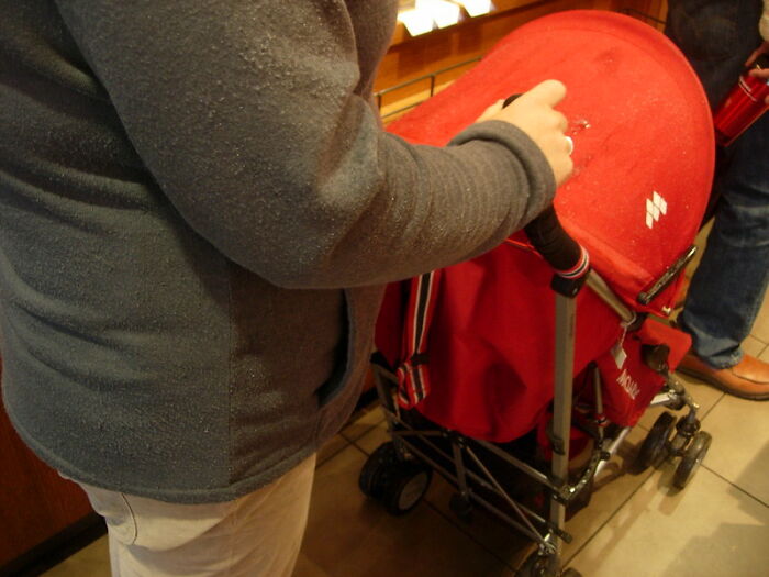 30 Bizarre Situations Women Found Themselves In Because Of Their “Baby Faces”, As Shared In This Online Community