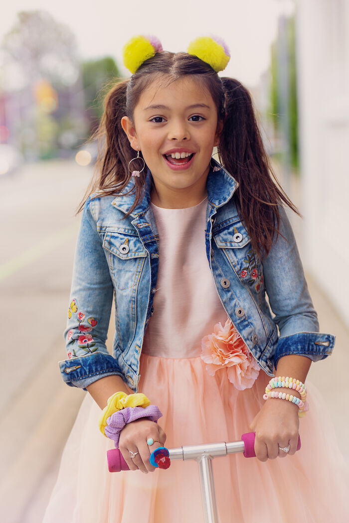 I Love Chasing Kids And Capturing Raw Emotions (12 Pics)