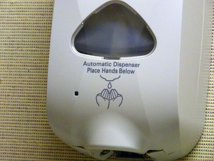 20 Personas comparten reglas estúpidas que tienen en el trabajo gracias a algún compañero idiota