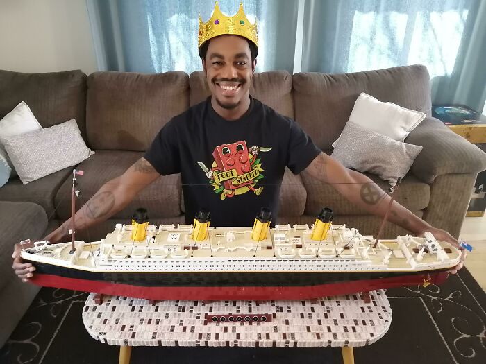 I Completed The LEGO Titanic. I'm The King Of The World