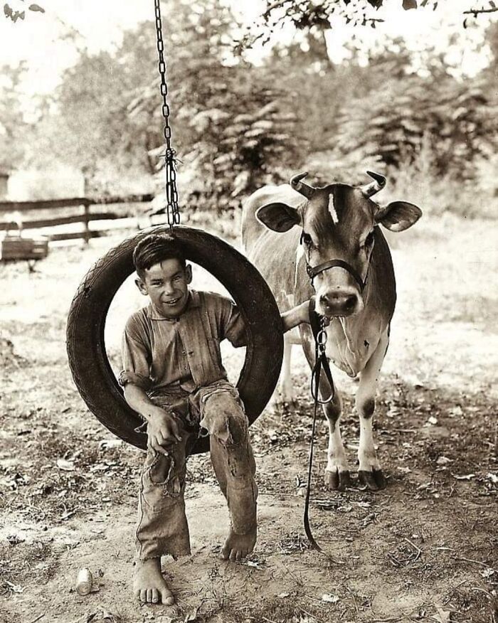 A Quiet Moment Of Rest In The Heart Of The Great Depression (Library Of Congress)