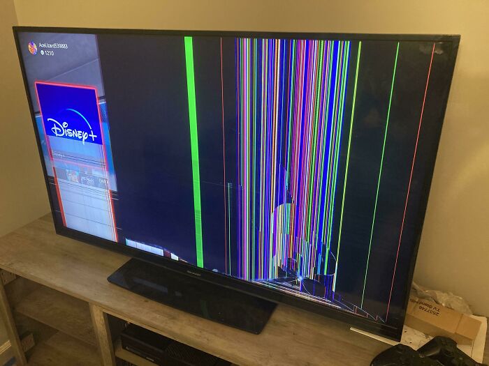 35 Stories Of The Worst Things Guests Have Done, As Told By Users Of This Online Community