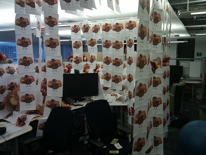 20 Personas comparten reglas estúpidas que tienen en el trabajo gracias a algún compañero idiota