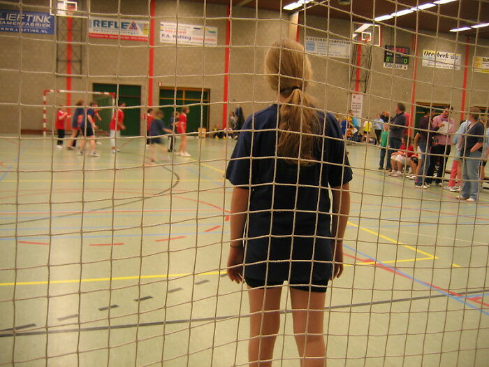 30 Folks Who Dated Or Hung Out With Big Celebrities Exposed What It Was Like, As Shared In This Online Group