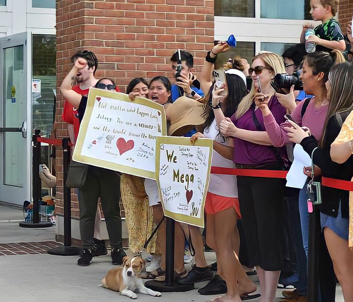 &ldquo;The Soundest Bloke Ever&rdquo;: Johnny Depp Enjoys Fish And Chips At Local Newcastle Pub Whilst Awaiting Trial Verdict