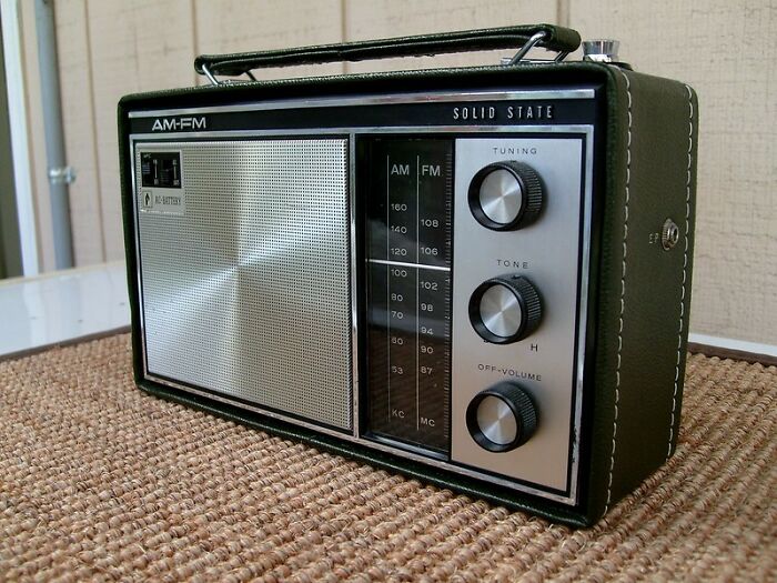 30 Of The Most Wonderful Things From The Pre-Internet Era, As Told By Members Of This Online Community