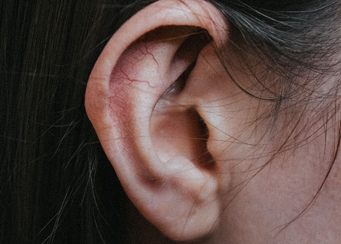 911 Operators Share The Funny And Wild Calls They Couldn't Take With A Straight Face