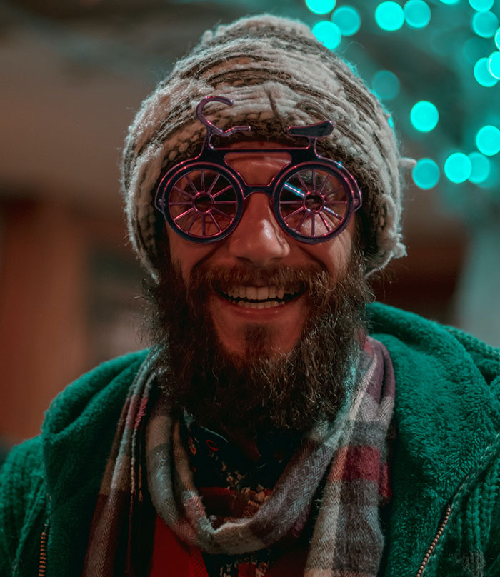 911 Operators Share The Funny And Wild Calls They Couldn't Take With A Straight Face