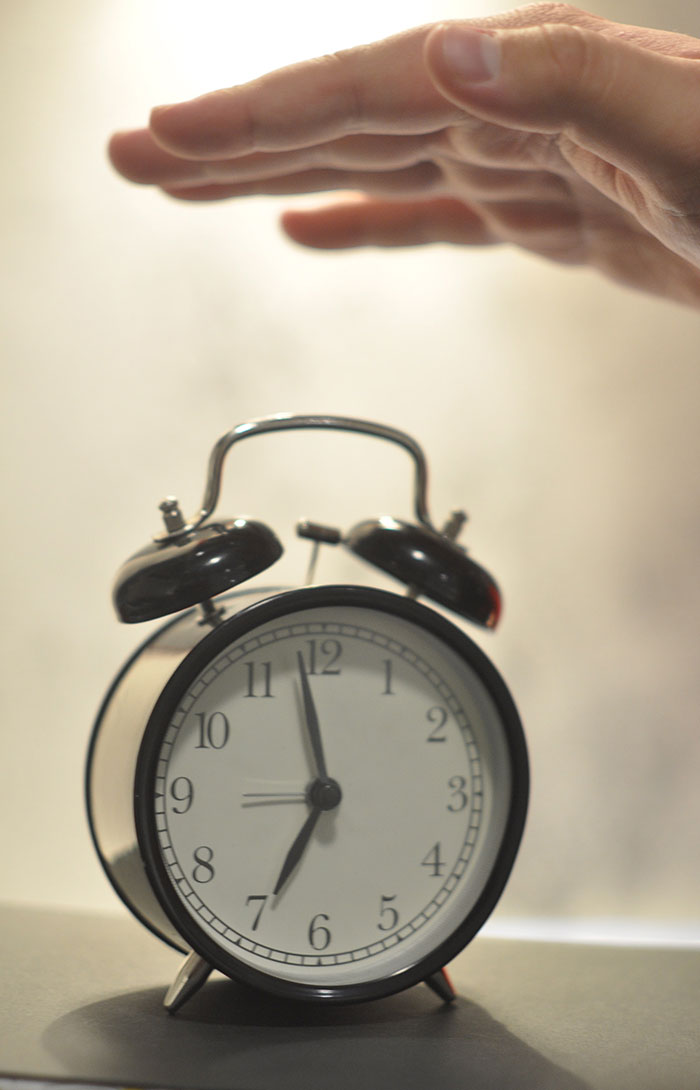 911 Operators Share The Funny And Wild Calls They Couldn't Take With A Straight Face