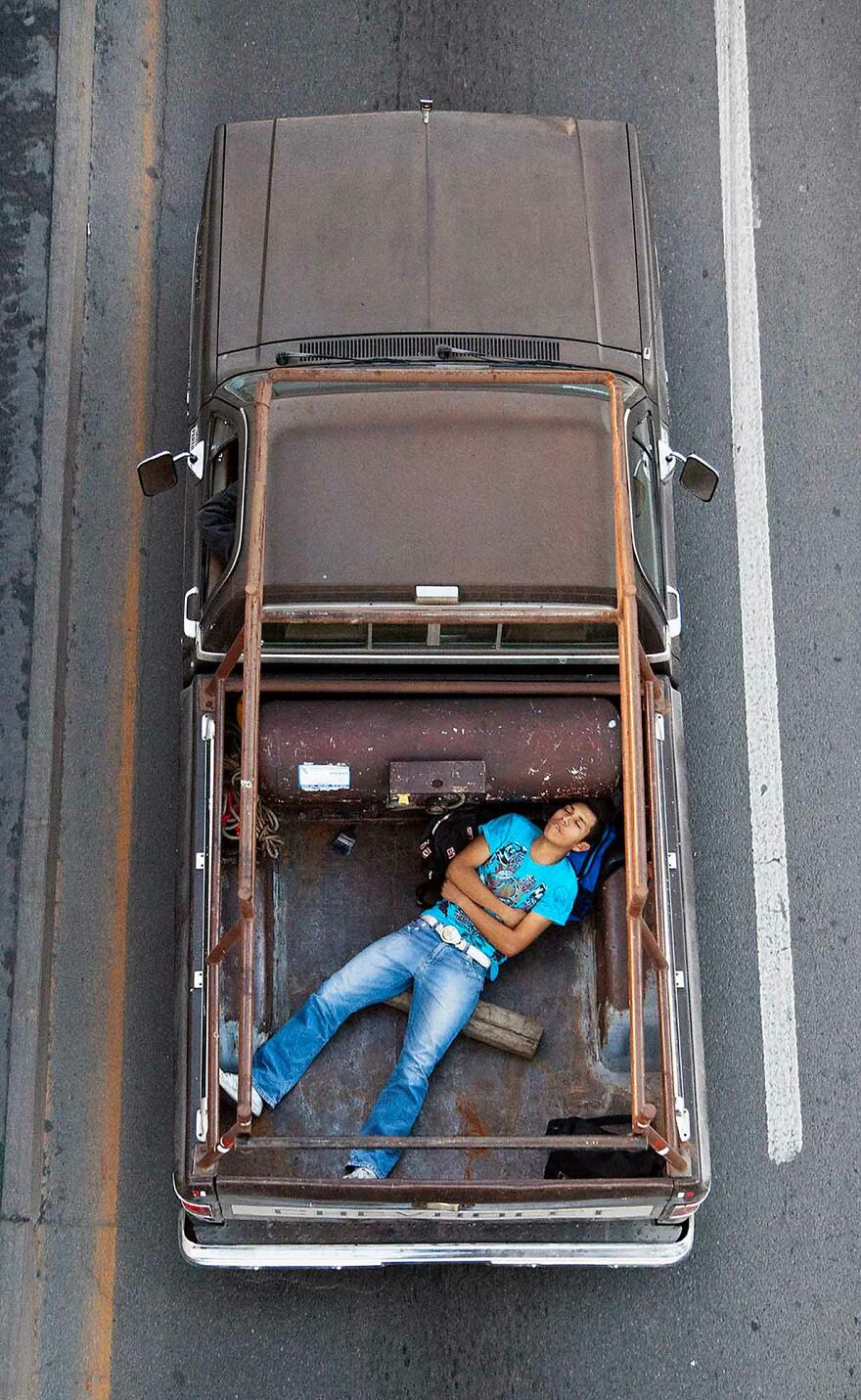 Photographer Shows Carpoolers Journey Across Mexico (87 Pics)