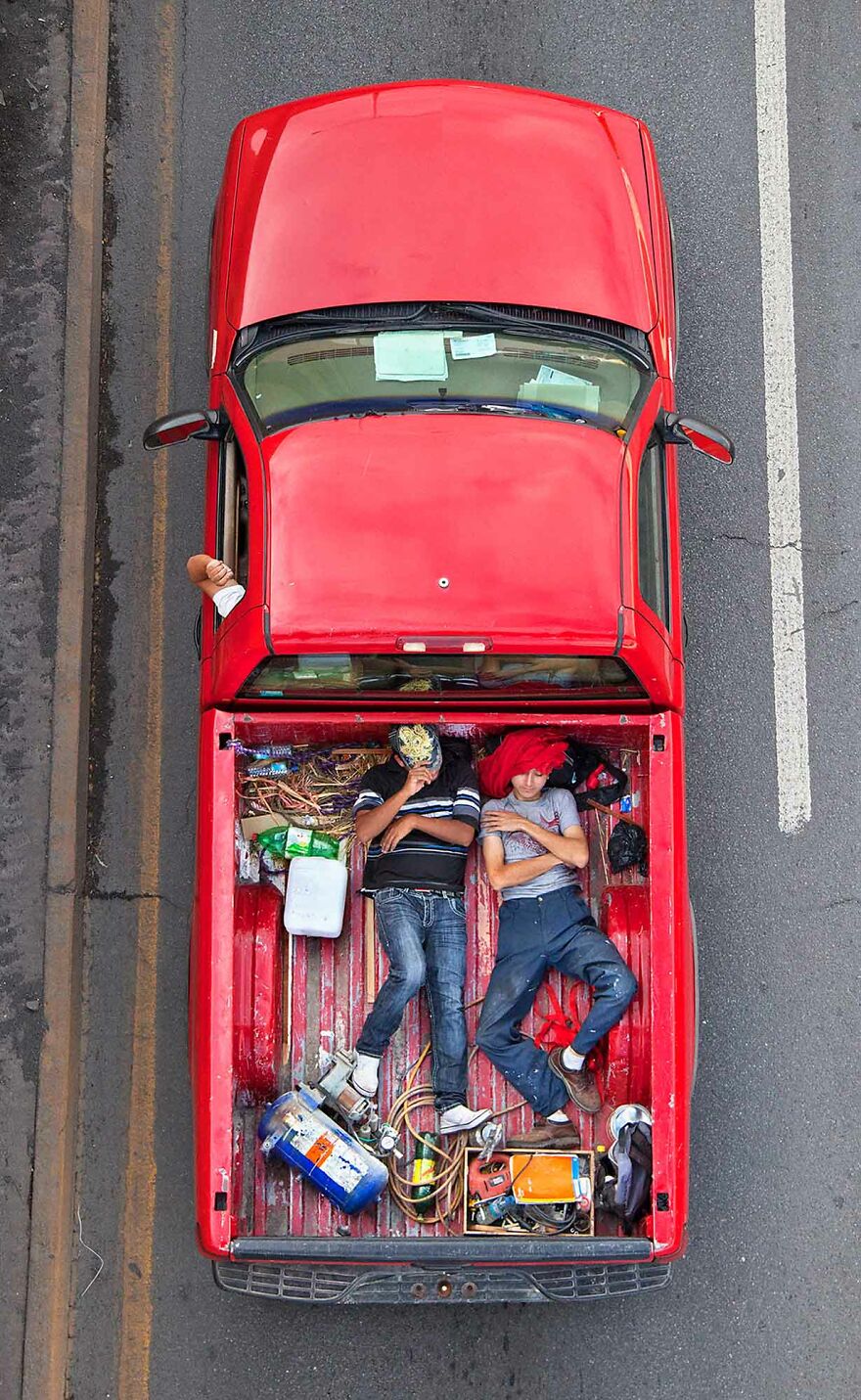 Photographer Shows Carpoolers Journey Across Mexico (87 Pics)