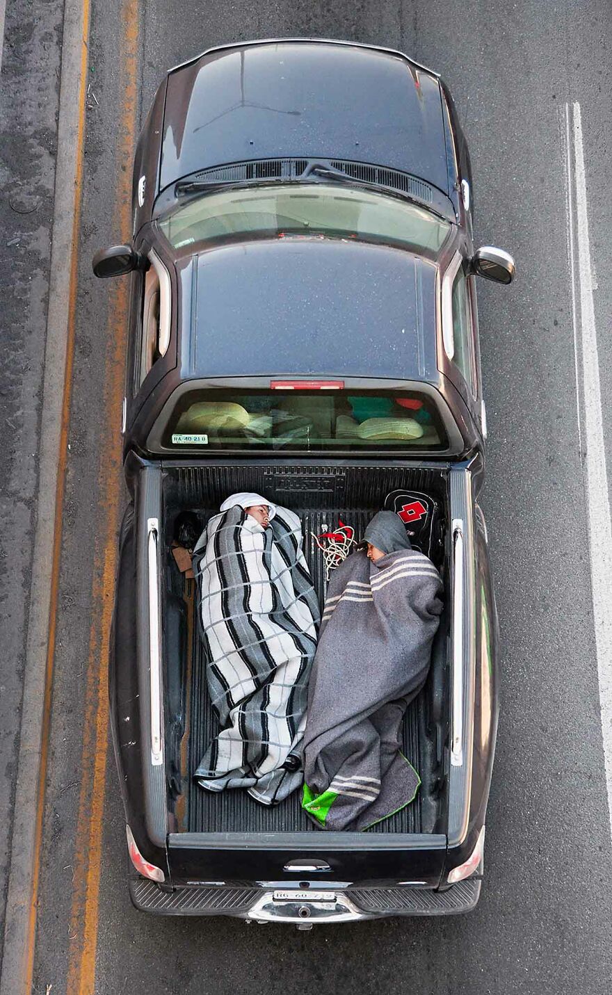 Photographer Shows Carpoolers Journey Across Mexico (87 Pics)