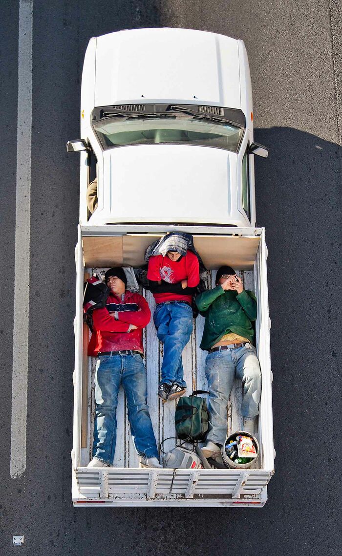 Photographer Takes Aerial Photos Of Daily Commuters Around Mexico In His Series “Carpoolers” (30 Pics)