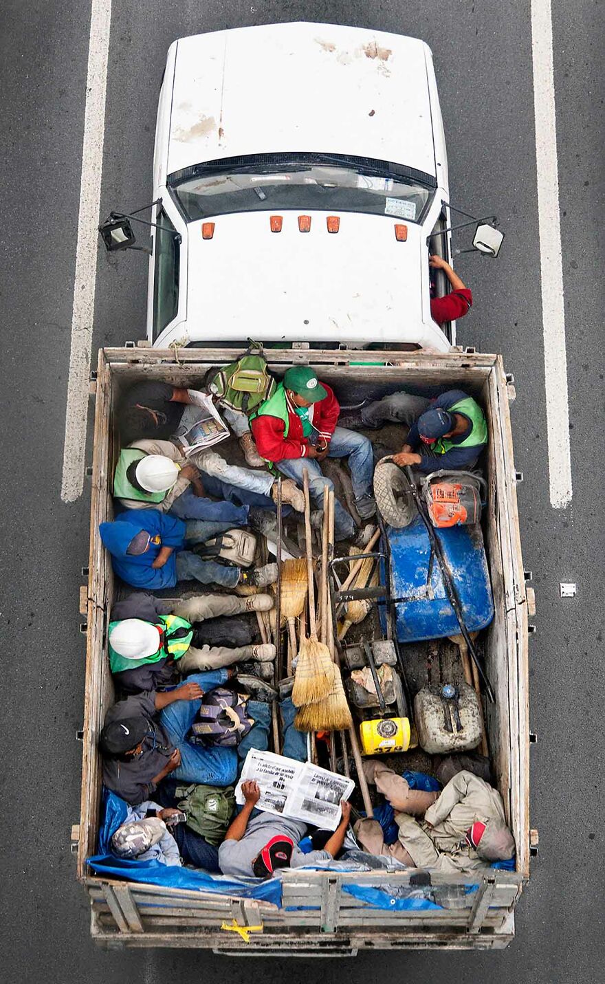 Photographer Shows Carpoolers Journey Across Mexico (87 Pics)