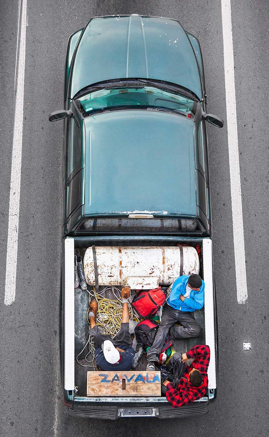 Photographer Shows Carpoolers Journey Across Mexico (87 Pics)