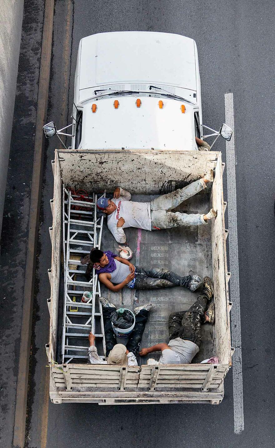 Photographer Shows Carpoolers Journey Across Mexico (87 Pics)