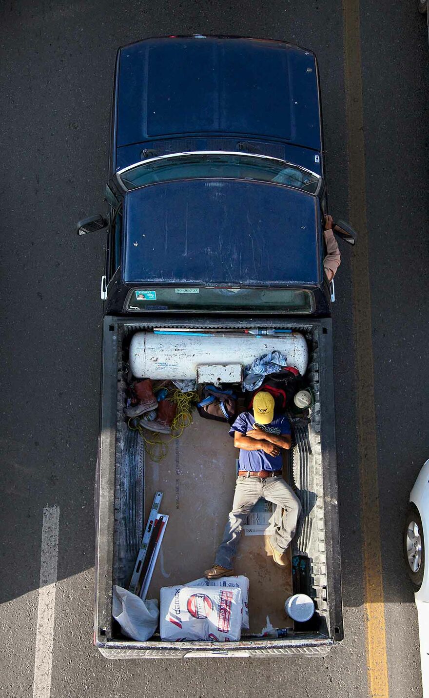 Photographer Shows Carpoolers Journey Across Mexico (87 Pics)