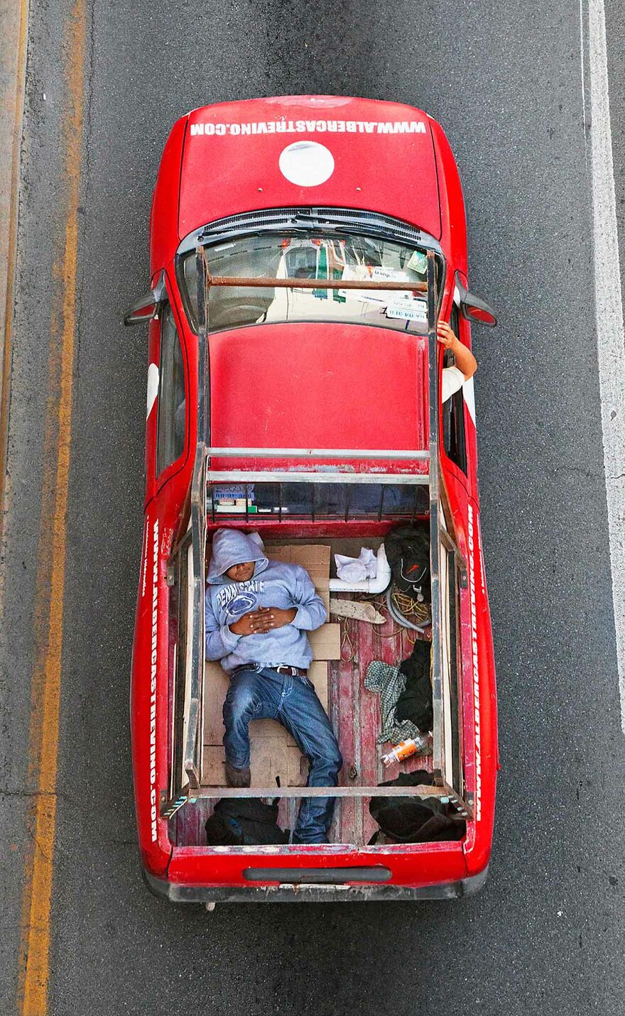 Photographer Shows Carpoolers Journey Across Mexico (87 Pics)