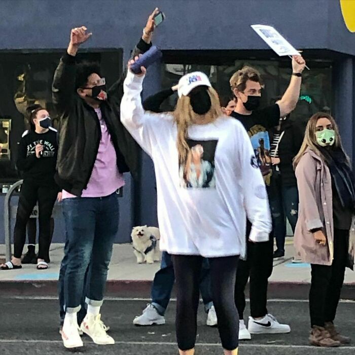 35 Funny And Adorable Dogs That Were Sneakily Photographed And Ended On Up On ‘Dogs Poorly Photographed’ IG Page