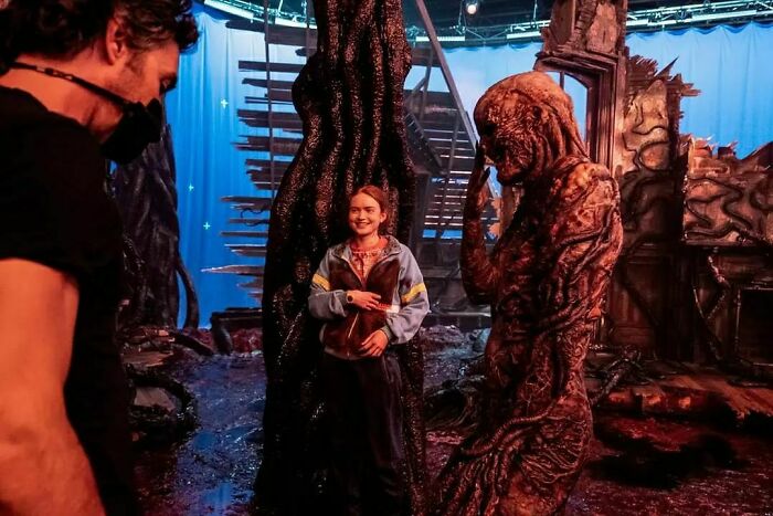 Max/Sadie Sink Having A Laugh With Vecna