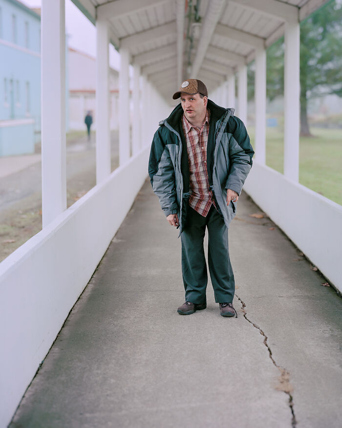 I Took Portraits Of People That Have Been Betrayed By Their Minds, And In Many Cases, Their Bodies (12 Pics)