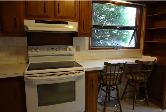 Nothing Like Burning The Kids Doing Homework While You Fry Dinner