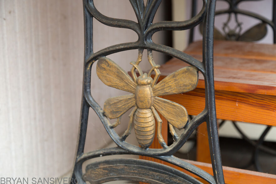 I Photographed Inside An Abandoned Artist&rsquo;s House In The Countryside Of France With Everything Left Behind (22 Pics)