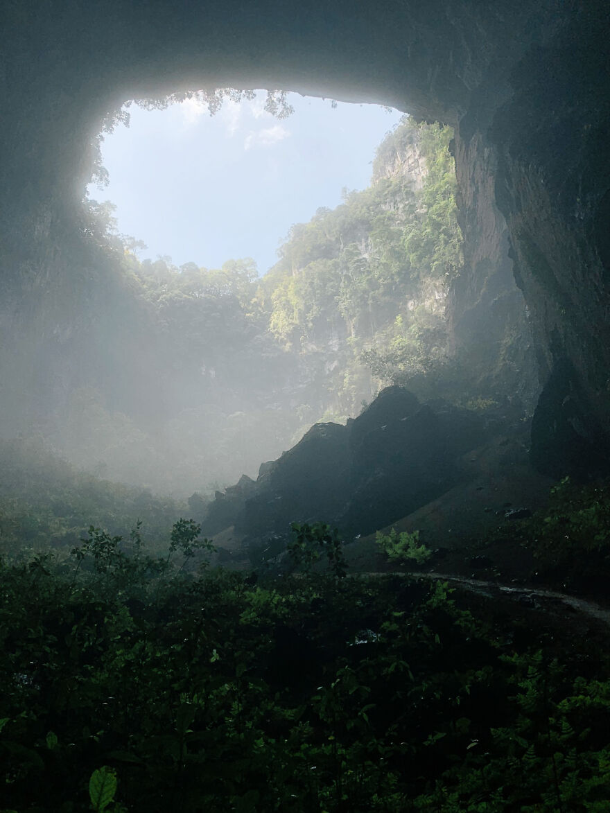 I Explored Sơn Đo&ograve;ng Cave In Vietnam, The Largest Cave In The World