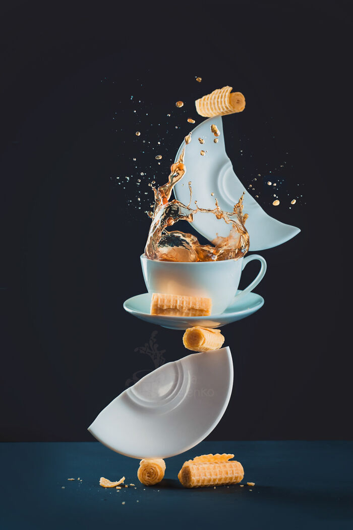 Frozen In Time: The Motion Of Coffee And Tea (5 Photographs)