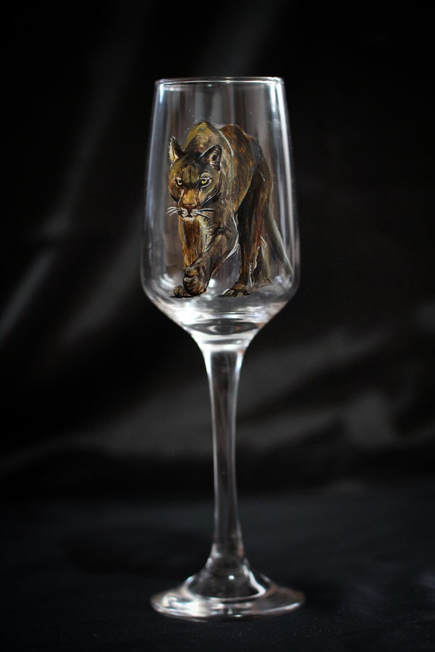 Stunningly Realistic Glass Painting - Wildlife Collection