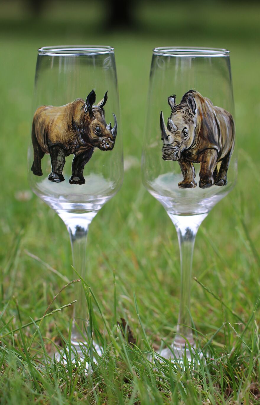 Stunningly Realistic Glass Painting - Wildlife Collection