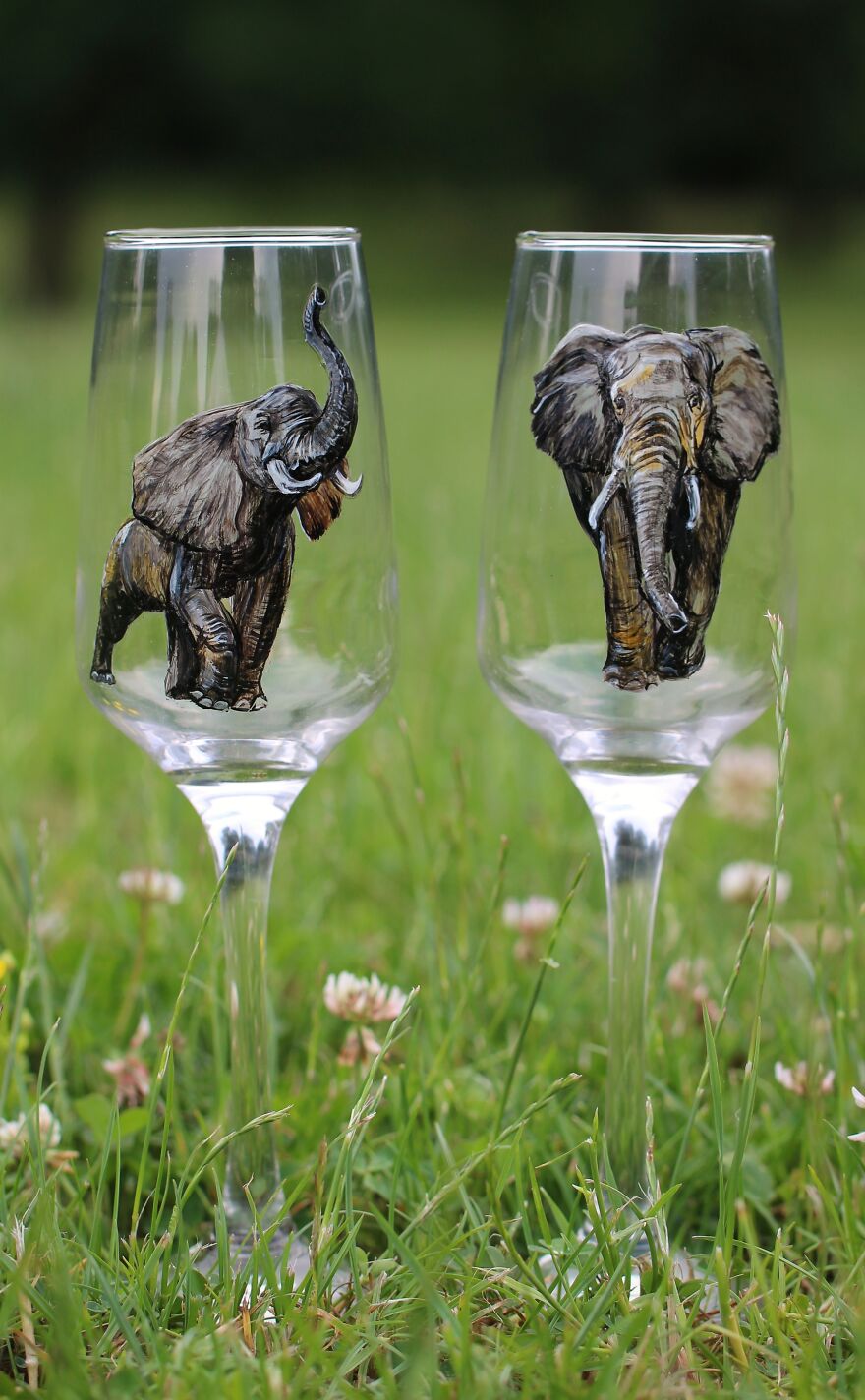 Stunningly Realistic Glass Painting - Wildlife Collection