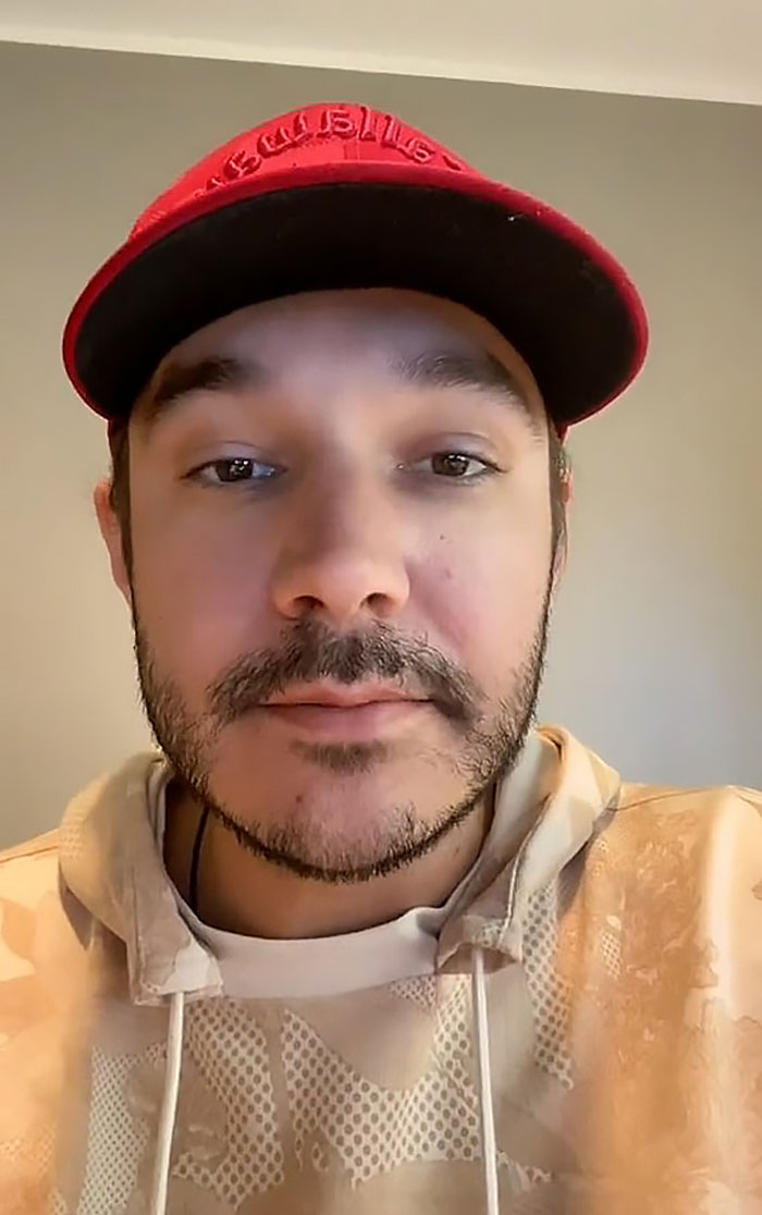 Guy Goes On A Vacation And Gets Emails From Coworkers Who Want A Response Immediately, Says He’s Done With Corporate Culture Guy Goes On A Vacation And Gets Emails From Coworkers Who Want A Response Immediately, Says He’s Done With Corporate Culture