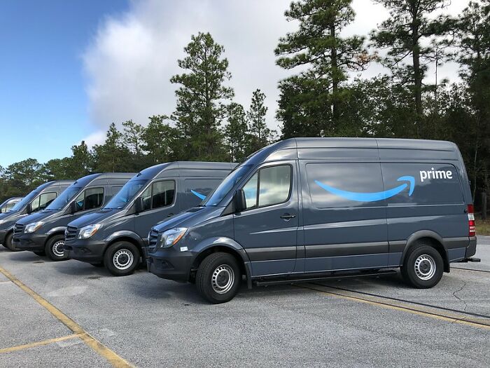 Amazon Driver Says Manager Asked Him To Finish His Route Before Heading To The ER, Goes Viral With 177K Views Amazon Driver Says Manager Asked Him To Finish His Route Before Heading To The ER, Goes Viral With 177K Views