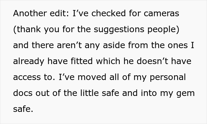 Woman Won't Give Her Boyfriend The Code To Her Gem-Filled Safe, Asks If She's In The Wrong Here After He Gets Mad