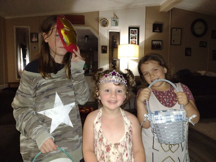 110 Degrees Outside! They're Here On Two Week Visit! Pretend Halloween Is What They Come Up With